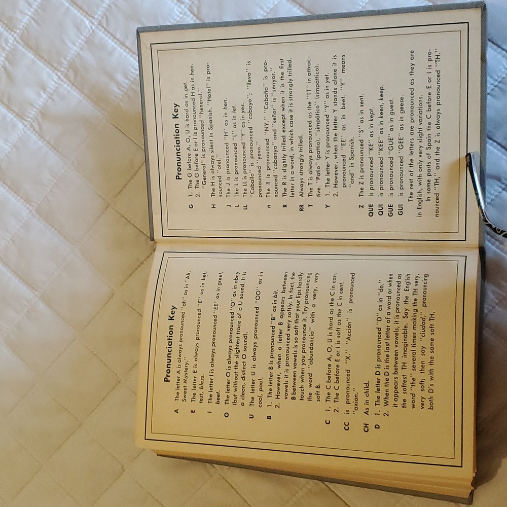 Vintage Spanish Book Madrigal's Magic Key to Spanish Andy Warhol Illustrations - Picture 9 of 10
